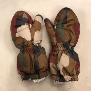 Patagonia baby puff mittens 18-24 mo